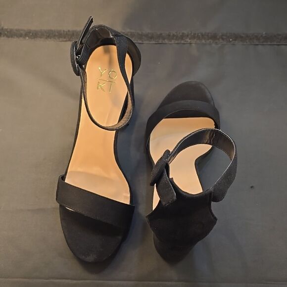 BRAND NEW YOKI BLOCK HEELED WOMEN'S OPEN TOE FAUX SUEDE SANDAL - Picture 5 of 16